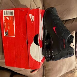 Brand new men’s size 9.5 Nike Shox NZ box a little mashed but shoes are perfect